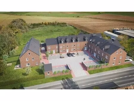 4 maisons neuves situées dans le domaine de l’horizon à perw