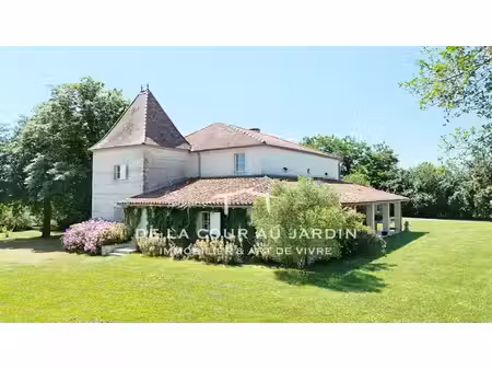 splendide demeure d'architecte au charme saisissant !