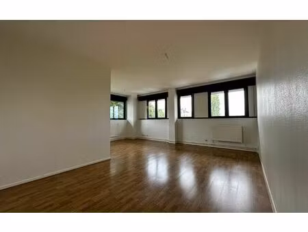 location appartement  82 m² t-3 à essey-lès-nancy  740 €