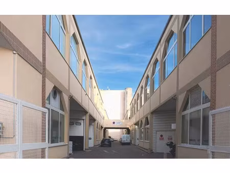 location locaux professionnels 854 m² à bobigny (93000)  11 100 €