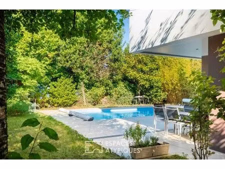sublime contemporaine - piscine  patio et terrasses à deux pas de nantes
