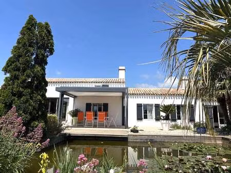 vente maison au fenouiller (85800) : à vendre / 283m² le fenouiller