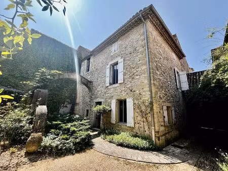 maison de maître avec jardin et 7 chambres proche avignon