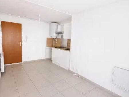 location appartement 1 pièce 19 m² à guilherand-granges (07500)  430 €