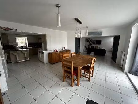 vente maison à louvigné-de-bais (35680) : à vendre / 252m² louvigné-de-bais