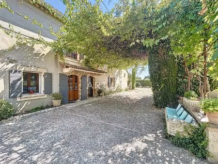 a vendre mas du xviii siecle sur pres d'un hectare de terrain avec piscine