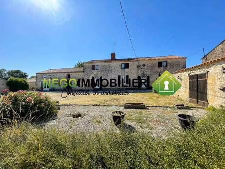 vente maison à marsais-sainte-radégonde (85570) : à vendre / 300m² marsais-sainte-radégond