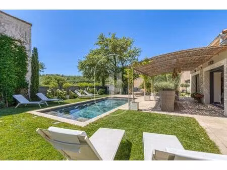 maison de plain-pied avec piscine à vendre près de gordes