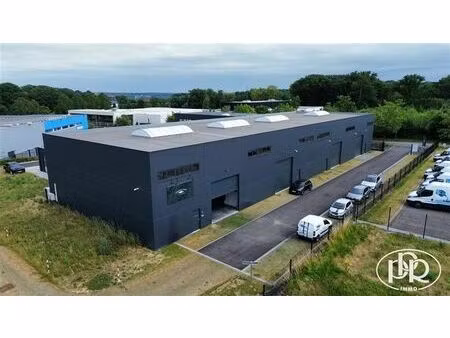 zoning nord  parking  accès aisé  casco