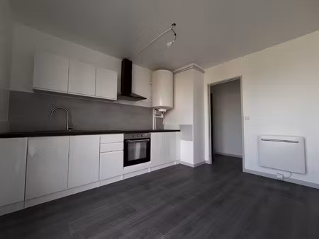 à louer - bel appartement refait à neuf à saint-florentin (8