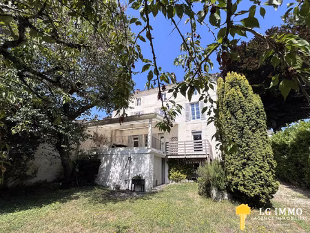 maison 322 m2 avec grenier  cave  jardin 2365 m2  bourg de m