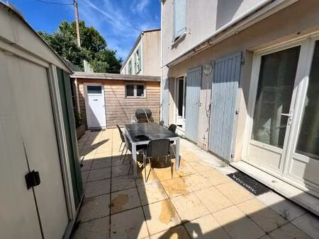 villa t4 avec dépendances aménageables et terrasses – opportunité rare à meyrargues