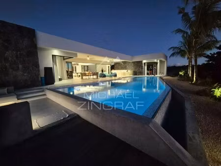 villa contemporaine avec piscine à mon choisy golf - mzimc944