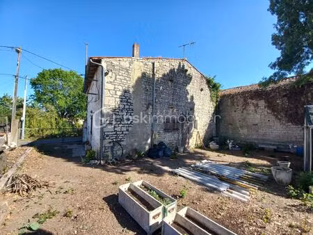 maison de 91 06 m² à la foye-monjault