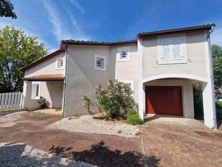 maison de 124m2 avec 4 chambres  2 salles d'eau et 2 wc