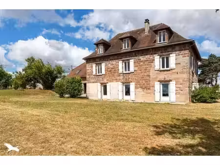 maison en pierre de 12 pièces principales