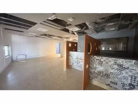 locaux professionnels d'environ 273 m2 - saran portes du loiret