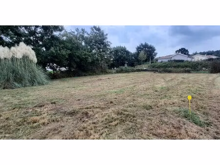vente terrain 624m2 siest 40180 - 68000 € - surface privée