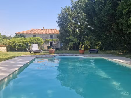 vente maison 6 pièces 195 m² à tonnay-boutonne (17380)  399 000 €