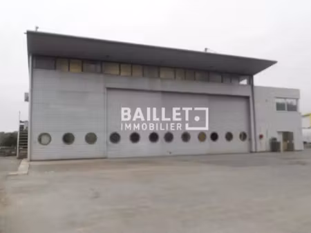 loue 570 m2 d' entrepôt avec 1500 m2 de terrain