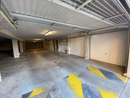 parking / box saint berthevin