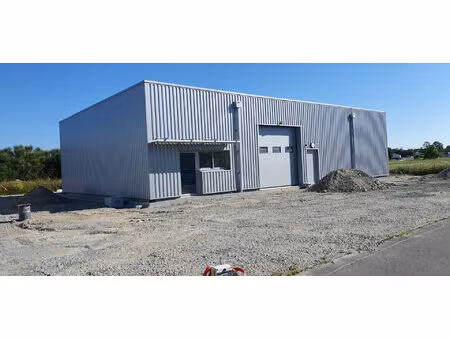 local commercial sallertaine 205 m2