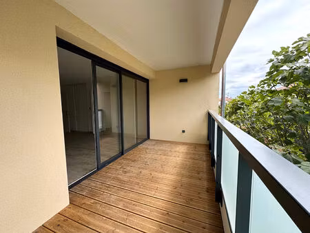 appartement 3 pièces de 63m² avec balcon + 2 parking sous-sol ! saint-alban
