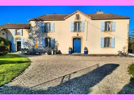 maison de caractère  4/5 chambres  2503m² de terrain avec piscine