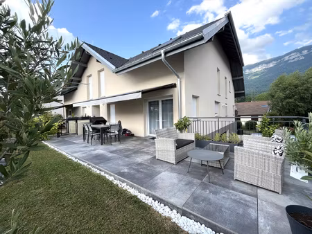 a vendre mouxy beau t4 jardin garage