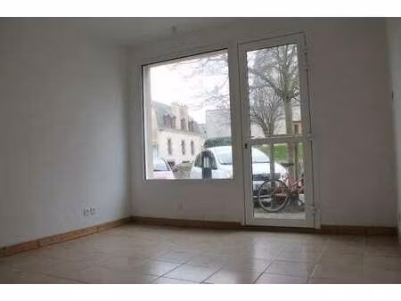 location bureaux et commerces à concarneau (29900) : à louer / 17m² concarneau
