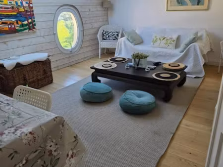 location meublée appartement 2 pièces 49 m² à suresnes (92150)  1 500 €