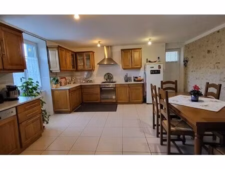 maison lussac-les-châteaux m² t-6 à vendre  150 000 €