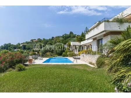 vence : une très belle villa contemporaine avec vue mer panoramique