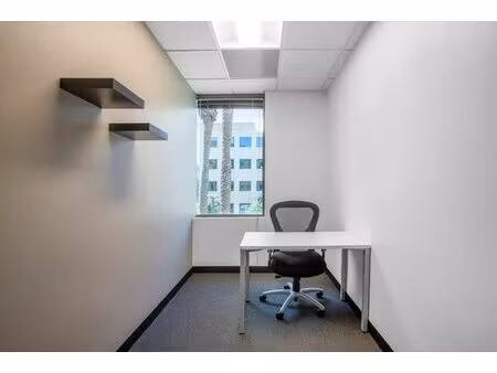 espace de bureau privé pour 1 à hq charleroi airport