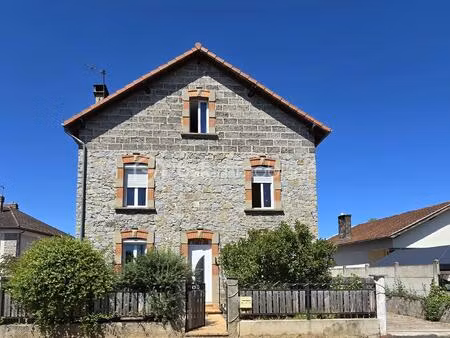 maison de 135 m² à puy-guillaume