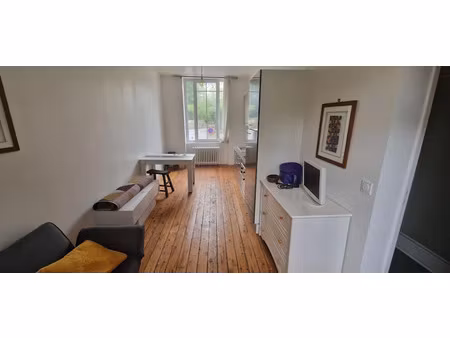 location meublée appartement 2 pièces 30 m² à guingamp (22200)  490 €