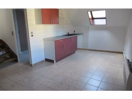 location appartement  40 m² t-2 à saint-yrieix-la-perche  330 €