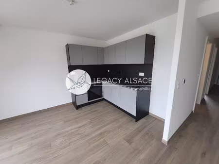 f2 avec garage et 2 parkings