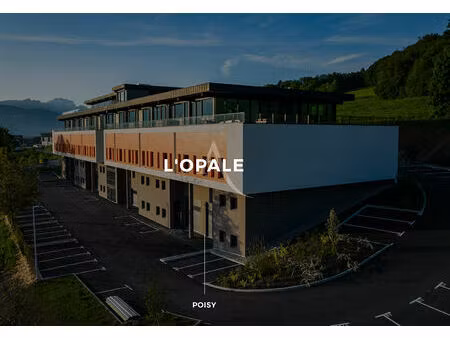 local d activite de 168m2