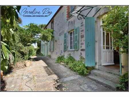 vente maison à cugand (85610) : à vendre / 226m² cugand