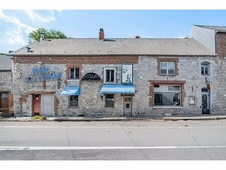 espace commercial plus appartement ou projet d'appartements!