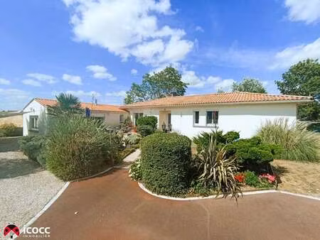 vente maison à la bretonnière-la-claye (85320) : à vendre / 168m² la bretonnière-la-claye