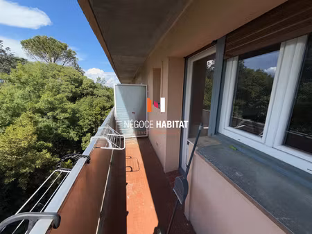 studio meuble 18m2 balcon + parking