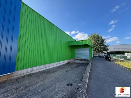 location local commercial 388m² val de reuil 27100