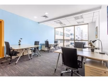 espace de bureau pour 15 employés à regus charleroi airport
