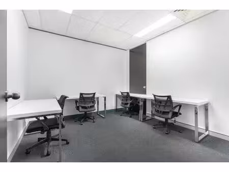 espace de bureau privé pour 5 à regus charleroi airport