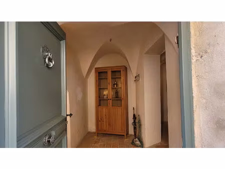 maison de village avec terrasses et possibilité gite ou local professionnel.
