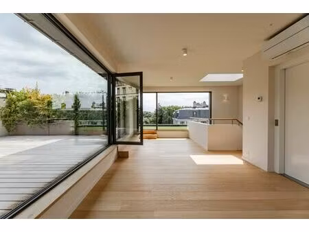 quartier horizon  belle maison 3 façades de 460 m² sur 2a75