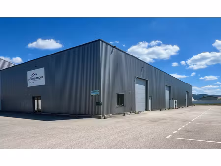 batiment industriel de 1000m² en zone artisanale