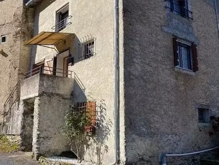 maison de village charmante à lacaze